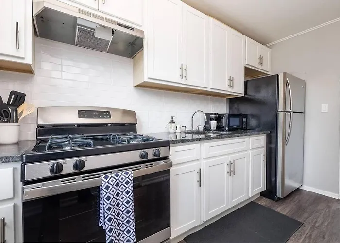 Queen Bed Apt In West Hartford