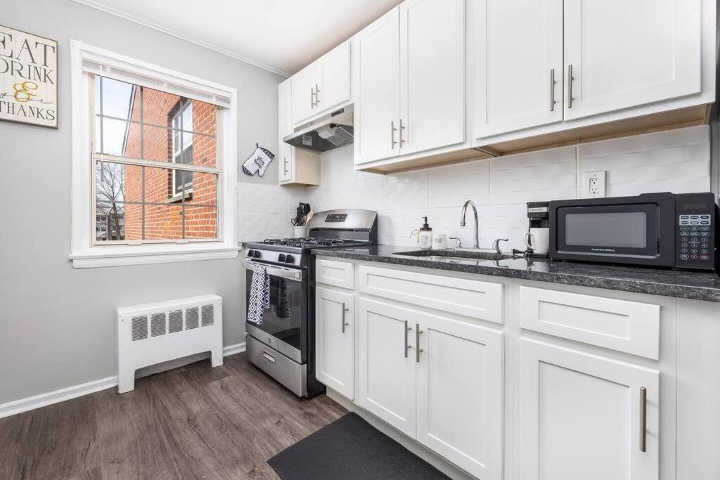 Apartment Queen Bed In West Hartford