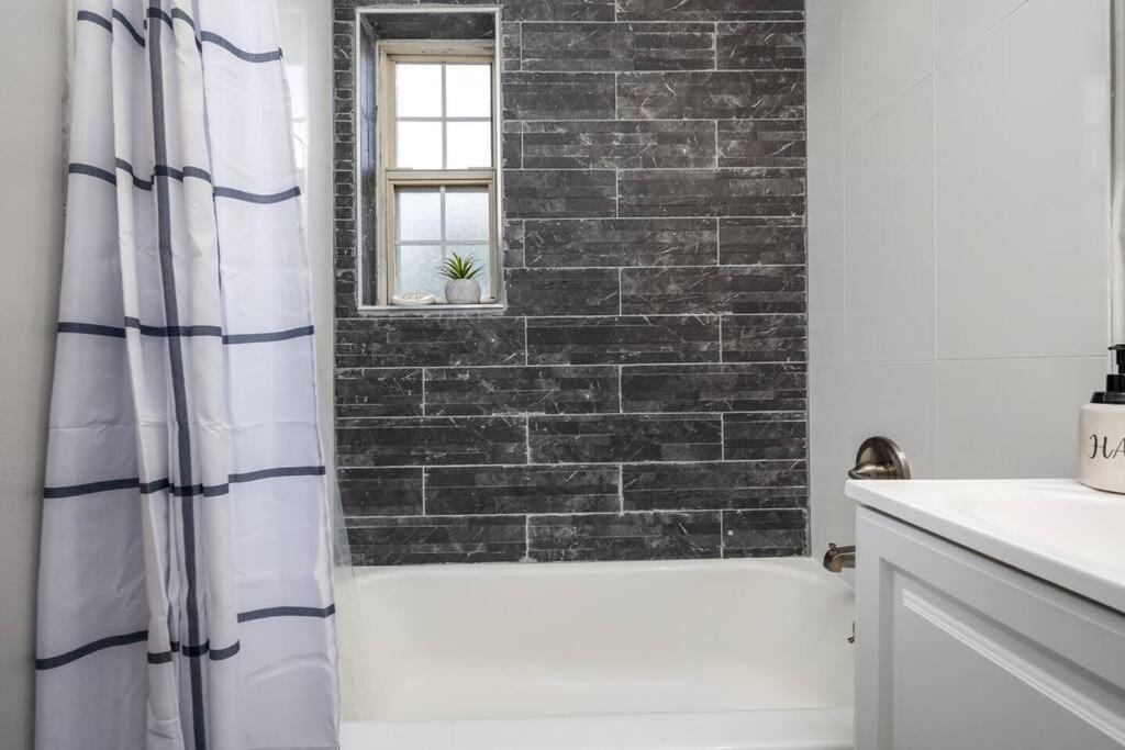 Queen Bed In West Hartford