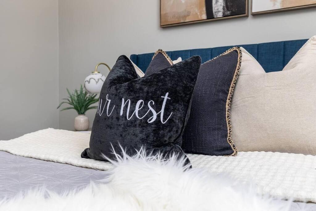 Apartment Queen Bed In