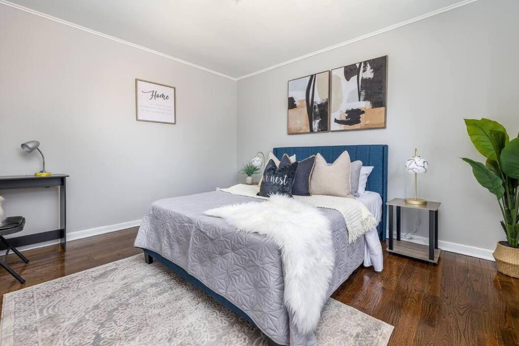 Apartment Queen Bed In